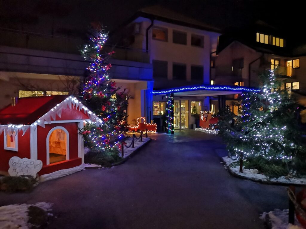 konjisko:-v-lambrechtovem-domu-brez-novih-okuzb-in-ze-praznicno-razpolozeni