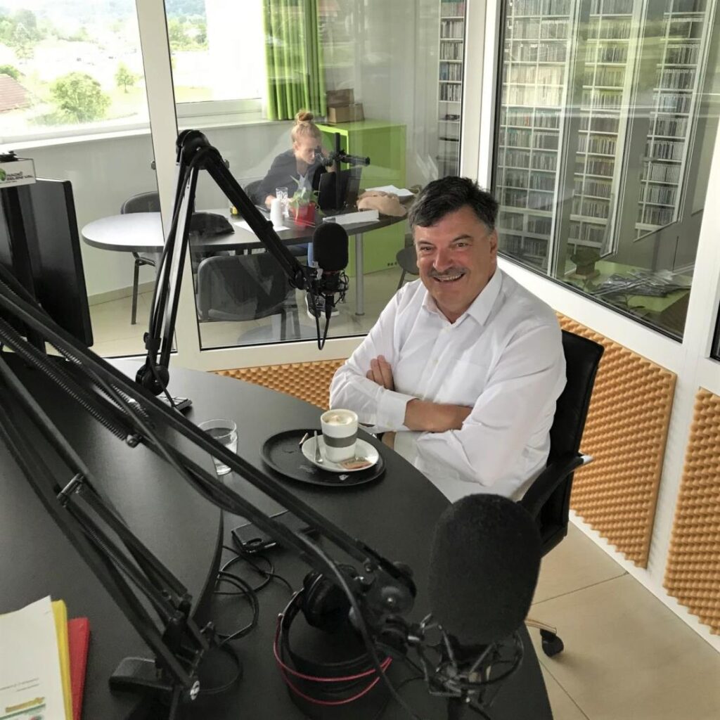 zupan-dr.-peter-verlic:-»naslednje-leto-v-grosuplje-prihaja-kavalir«