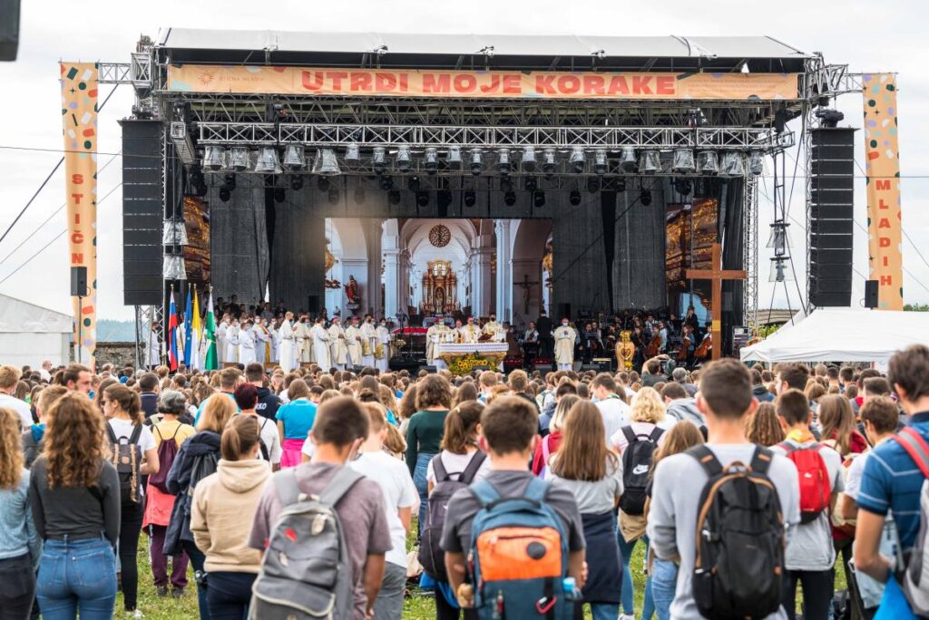 sticni-mladih-drzavno-priznanje-za-naj-mladinski-dogodek-v-letu-2021