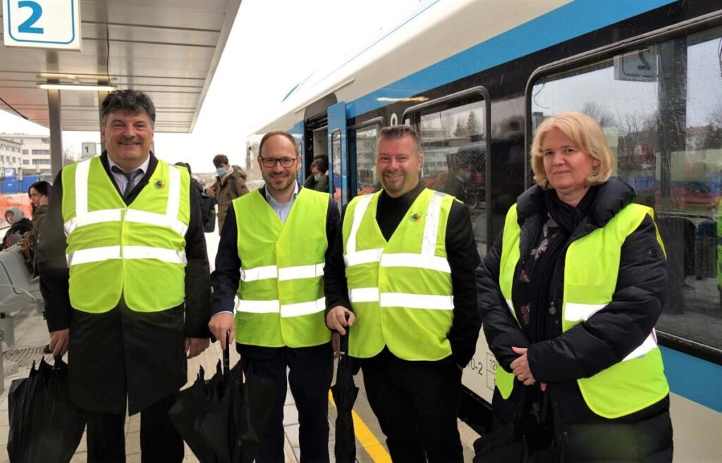 obisk-ministra-za-infrastrukturo-jerneja-vrtovca