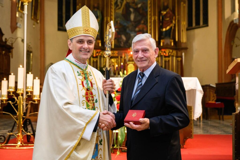 stane-kralj,-prejemnik-najvisjega-priznanja-skofije-novo-mesto