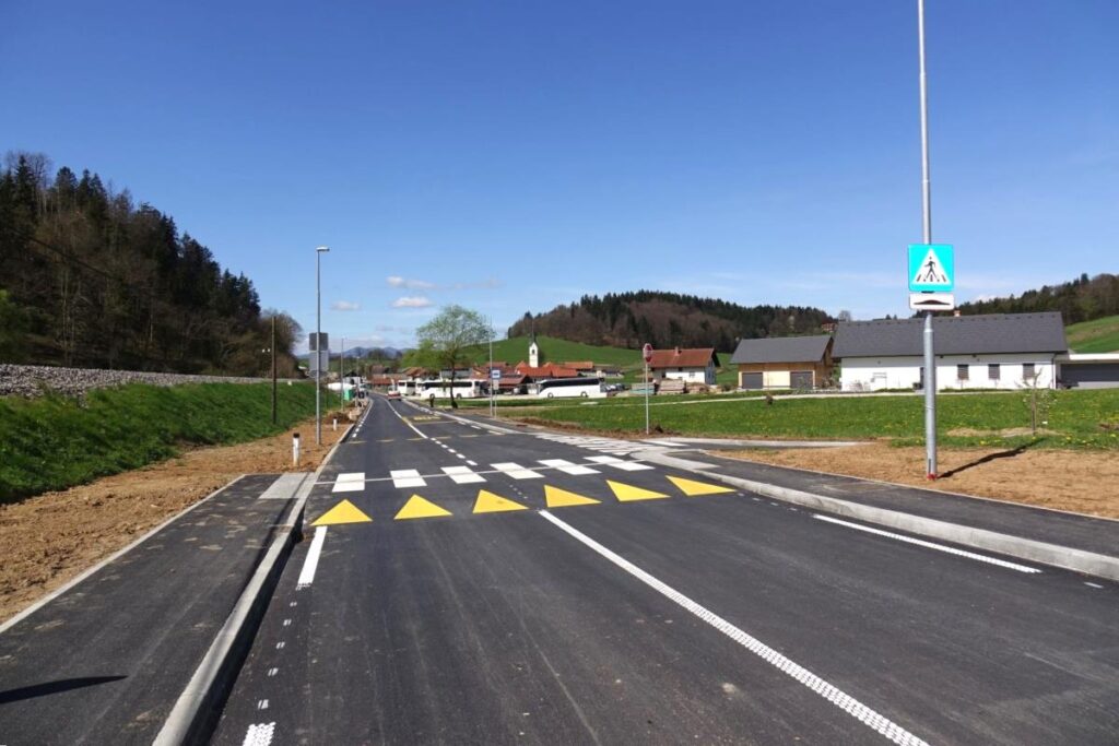 lepo-obnovljena-cesta-v-zalni,-manjka-le-se-nekaj-zakljucnih-del