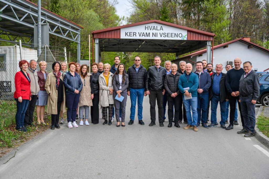 obcinski-svet-na-ogledu-centra-za-odlaganje-odpadkov-spaja-dolina