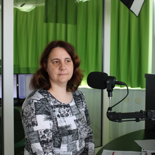 odprta-dlan-–-jasna-kofol,-pomocnica-direktorja-za-varstveno-delovni-center-in-bivalne-enote