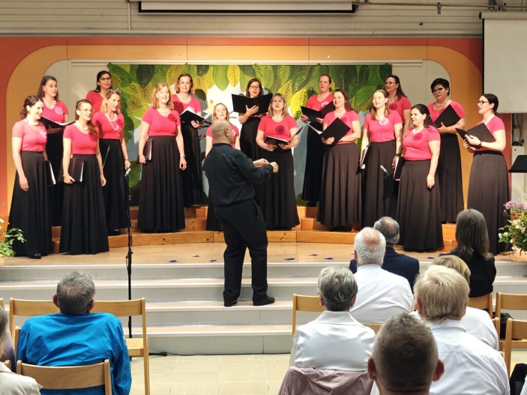 ubrano-zborovsko-petje-napolnilo-nasa-srca