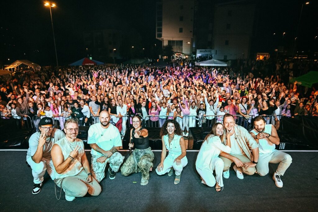 grosuplje-v-jeseni-2025:-utrinki-s-festivala-polnega-glasbe-in-druzenja