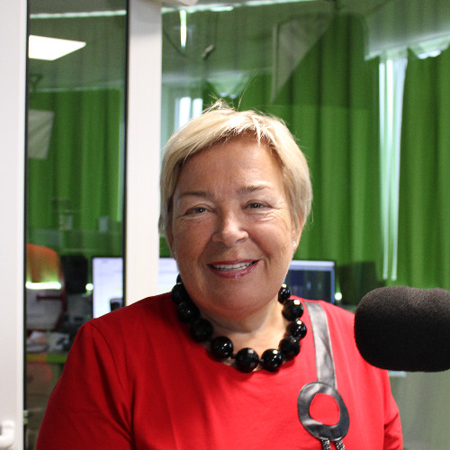 odprta-dlan-–-mateja-saje,-predsednica-drustva-za-kvcb