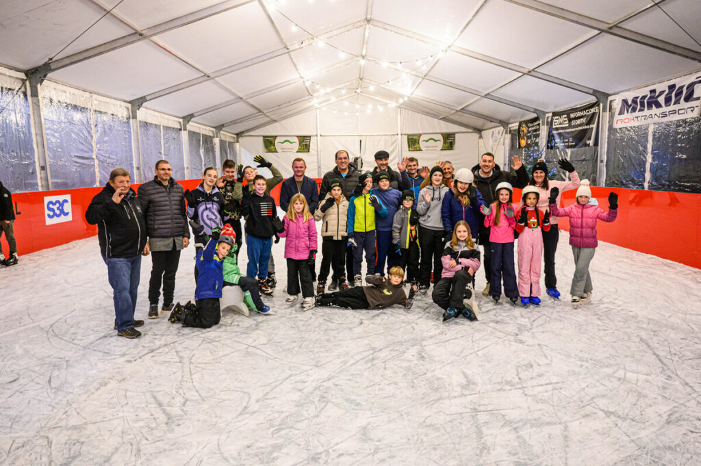 v-temenici-odprli-povsem-novo-in-vecje-drsalisce