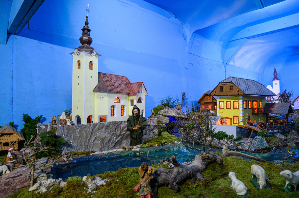 stiske-jaslice-v-znamenju-doline-reke-krke