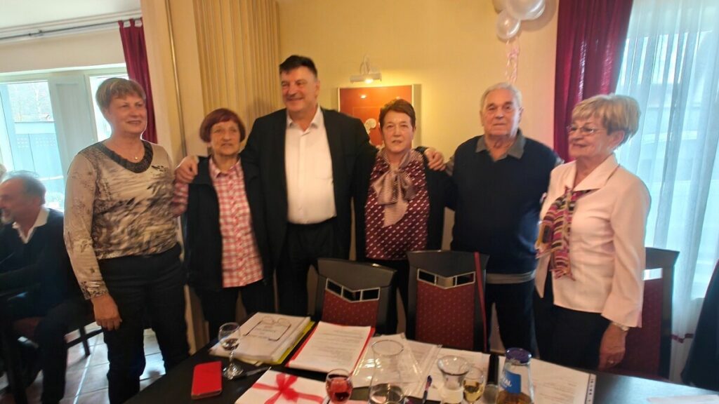 skupnost-zivi-skozi-ljudi,-ki-jo-soustvarjajo-