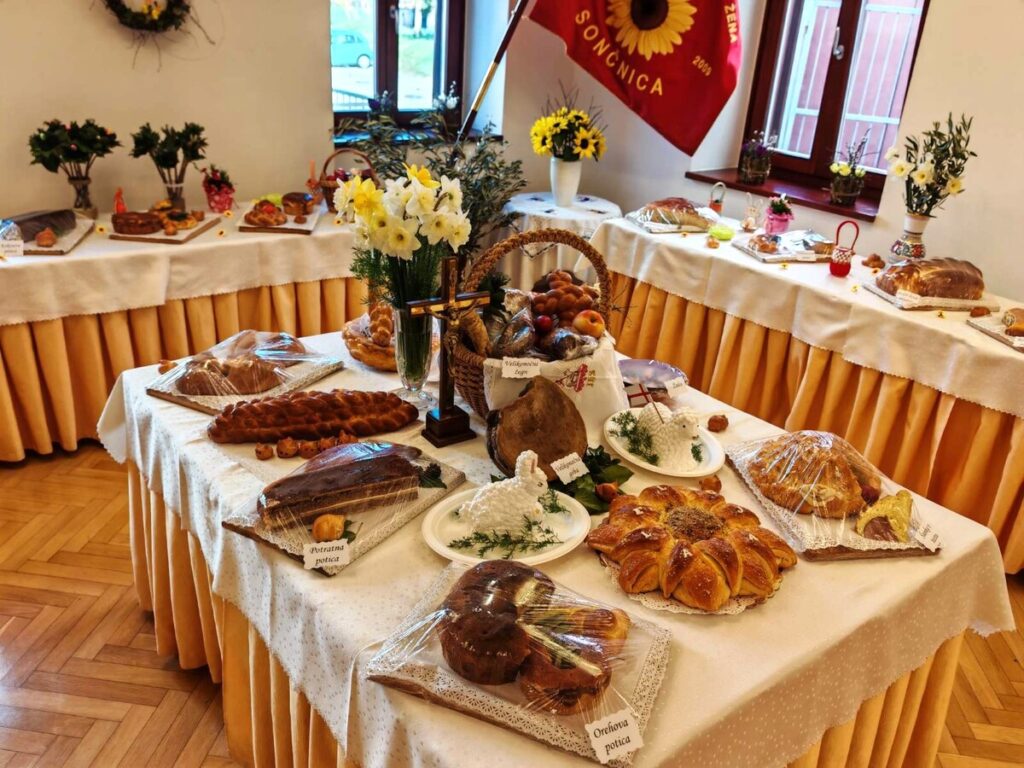 tradicionalna-velikonocna-razstava-jedi-in-rocnih-izdelkov-vabi-na-ogled