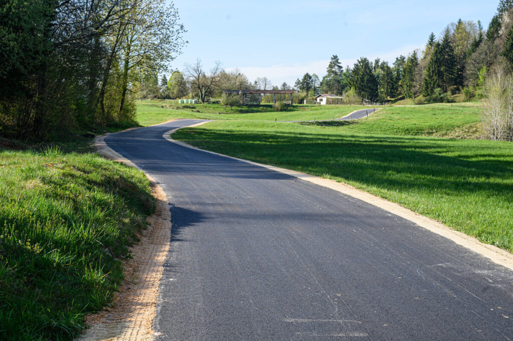 asfaltiran-cestni-odsek-med-valicno-vasjo-in-orlako