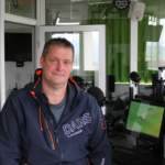 odprta-dlan-–-bojan-krizman-“svetovni-prvak-v-pluzenju-cest”-dars