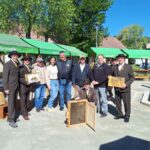 dan-odprtih-vrat-cebelarskega-drustva-grosuplje-na-mestni-trznici-grosuplje