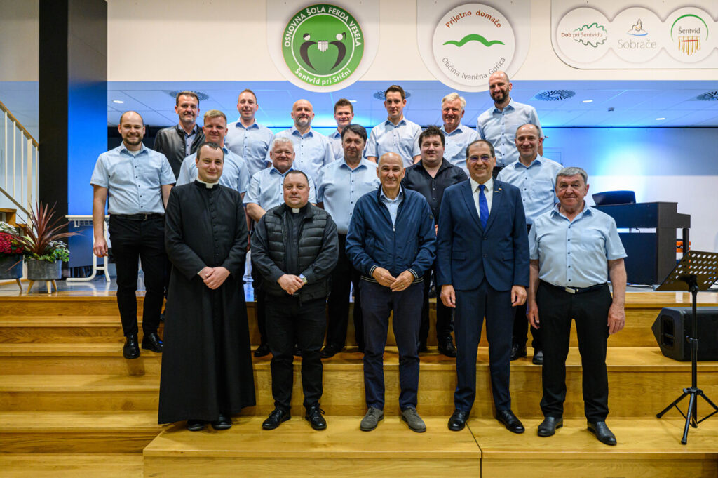 jubilejni-koncert-mopz-prijatelji-ob-20-letnici-delovanja