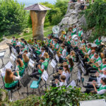 pomladni-koncert-godbe-sticna-na-lavricevi-koci
