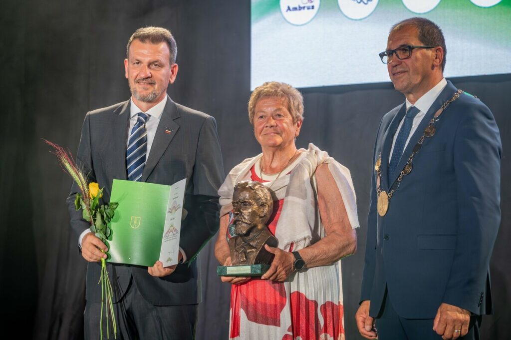 predstavljamo-obcinsko-nagrajenko:-cvetka-vozel,-prejemnica-nagrade-josipa-jurcica
