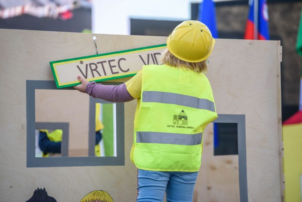 795-otrok-zakorakalo-v-novo-vrtcevsko-leto