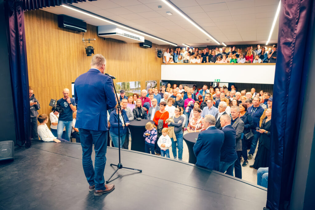 prenovljeni-kulturni-dom-lavrica-odprl-vrata-novim-zgodbam