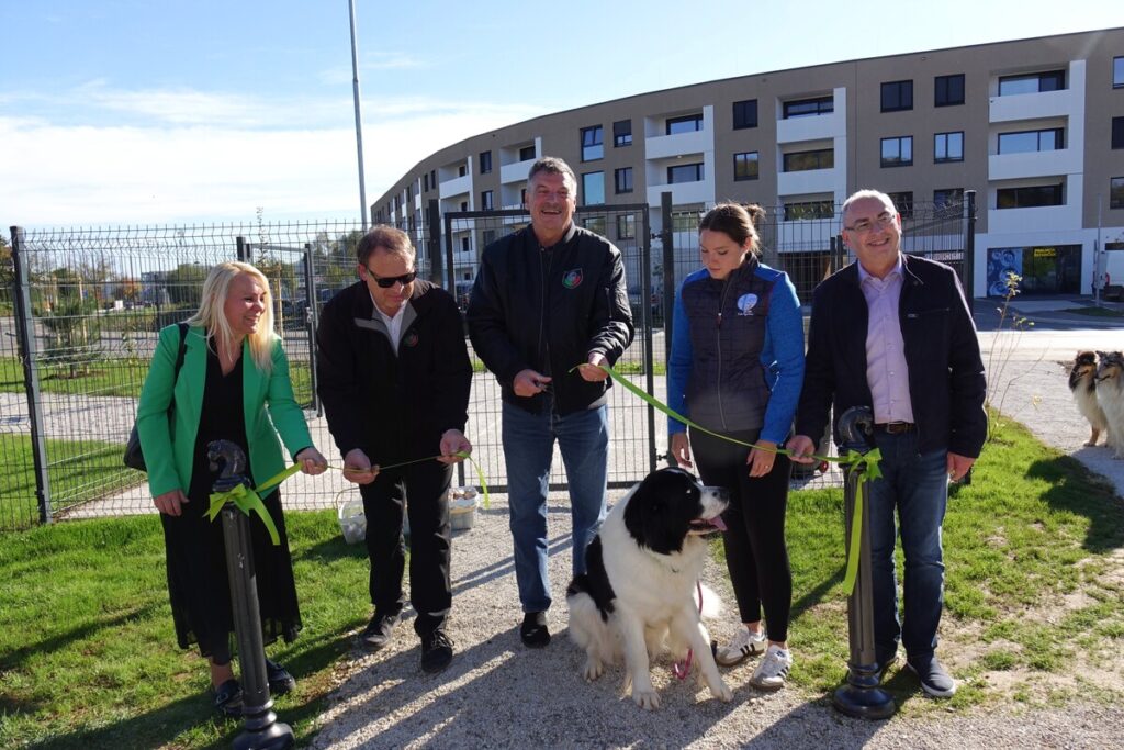 v-grosupljem-smo-odprli-prvi-pasji-park!